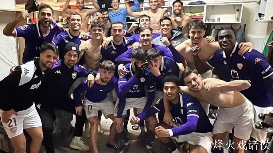 CD瓜达拉哈拉主场为迎战巴萨临时扩容至8500座 CD瓜达拉哈拉主场为迎战巴萨临时扩容至8500座